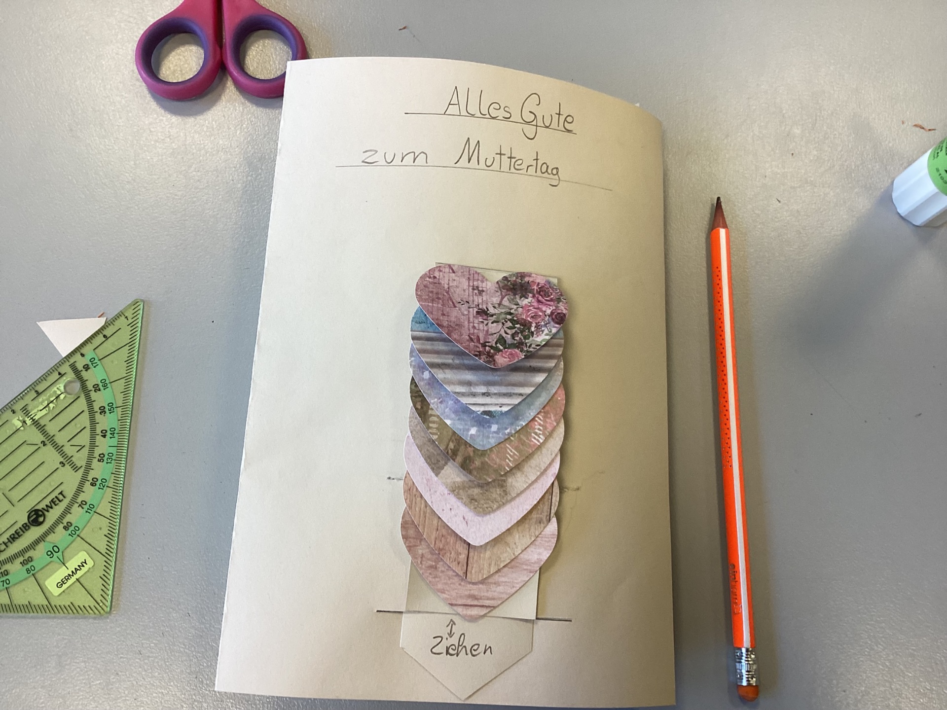 Mehr über den Artikel erfahren Muttertagsgrüße der 6. Klassen