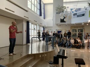 Mehr über den Artikel erfahren Ein magischer Start an der Realschule – Fünftklässler feierlich begrüßt