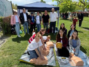 Mehr über den Artikel erfahren Herz zeigen, Leben retten: Schulsanitäter bei den Gesundheitstagen